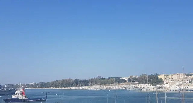 Contrabbando sigarette su nave,6 arresti