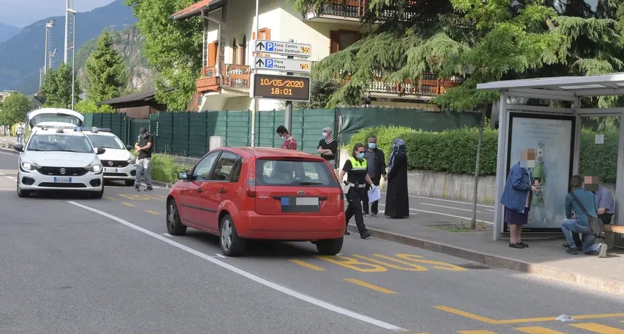 Padre e figlio travolti sulle strisce