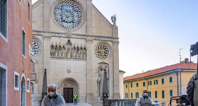 L'Esercito sanifica le chiese di Roma