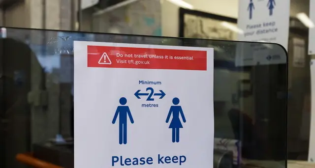 Primi rientri a lavoro in Gb,metro piena