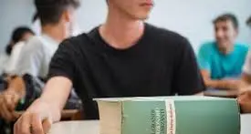 Maturità, senza un severo protocollo di sicurezza l'esame sia fatto online