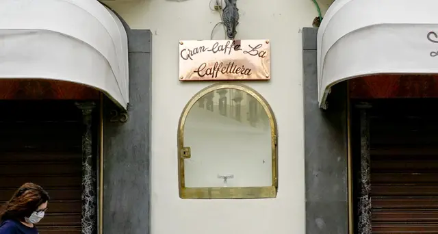 Torna caffè a Napoli, ma big non aprono