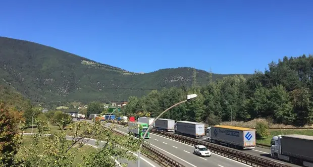 Giorno di festa in Austria, divieto di transito dei tir anche in A22