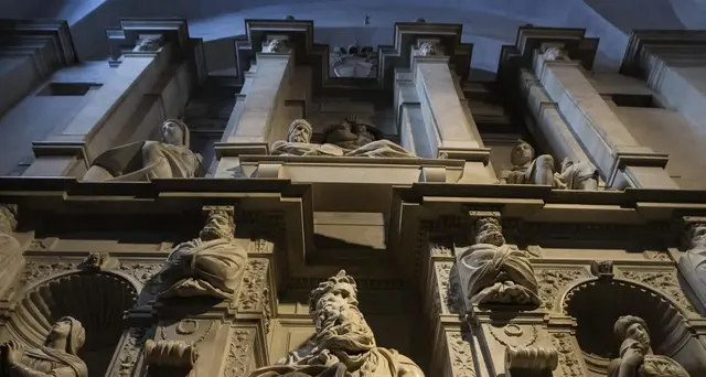 Vaticano, evitare danni arte chiese