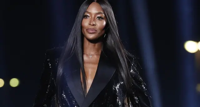 I 50 anni di Naomi Campbell, venera nera senza età