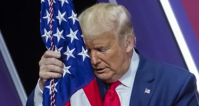 Trump, bandiere a lutto per morti virus