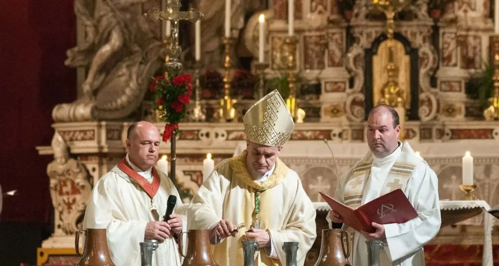 Il vescovo Muser a Pietralba per celebrerare la messa all'aperto