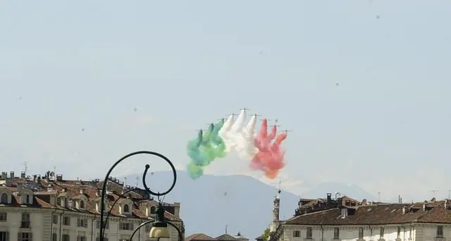 Testi,folla Frecce Tricolori stress test