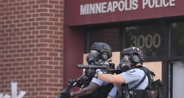 Seconda serata di proteste a Minneapolis