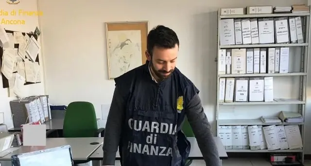 Caporalato subappalti, 19 denunce Gdf