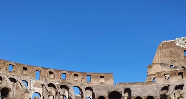 Riapre il Colosseo, \"segno di speranza e rinascita\"