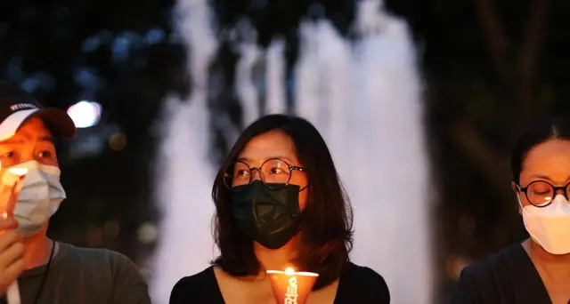 Tienanmen: migliaia candele a Hong Kong