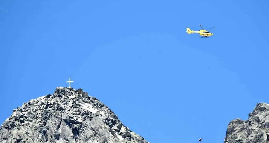 Restano gravi le condizioni del 54enne caduto sul Cigat