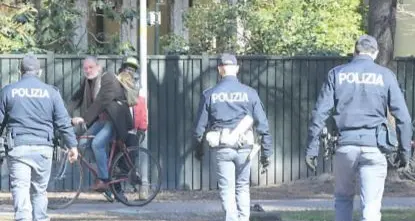 Rissa a coltellate a Parco Stazione, 27enne a terra con la coscia squarciata