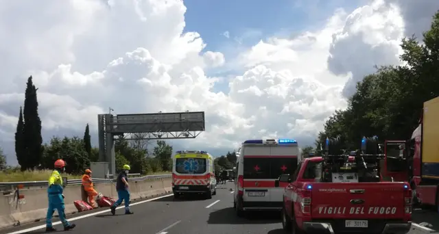 Incidente in A1, due bambini tra vittime