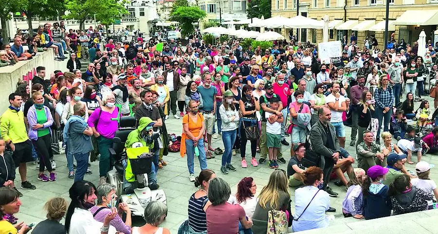 Piazza della Rena, un esposto per identificare i partecipanti
