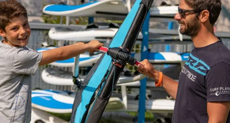 CS Torbole, al via i corsi di windsurf e kitesurf