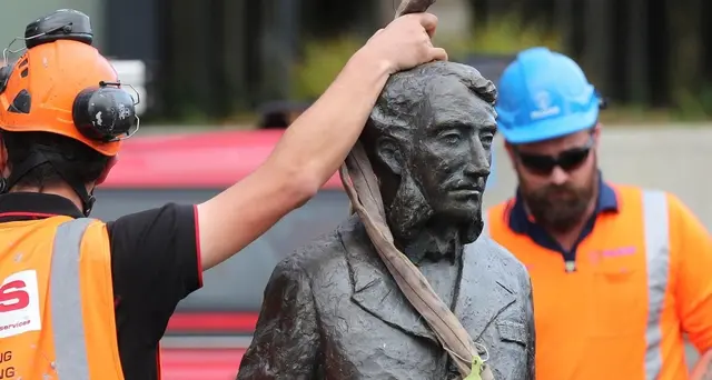 Nuova Zelanda, proteste al consolato Usa