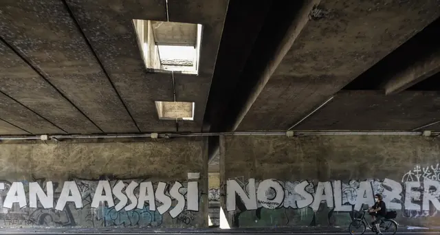 Scritte contro Fontana e Sala,6 indagati