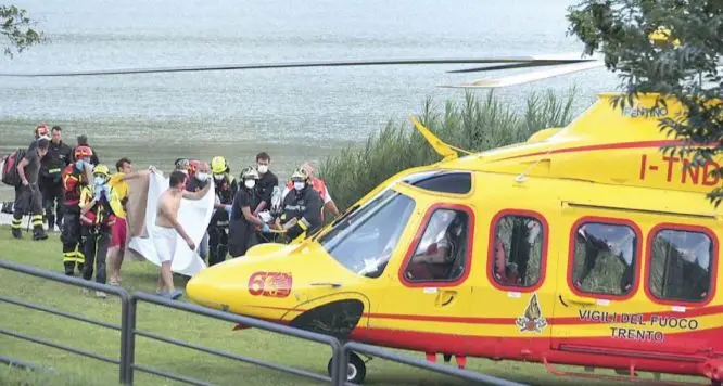Caldonazzo, resta sott'acqua per 20 minuti: morto un giorno dopo l'incidente