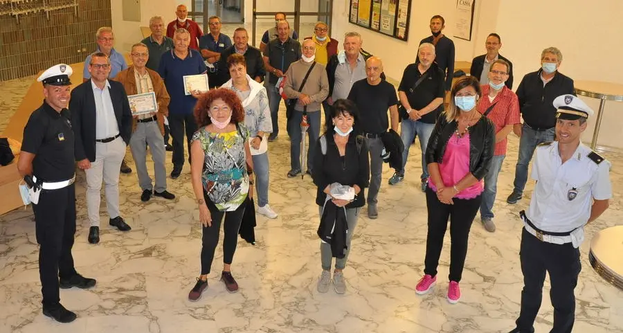 Al teatro Coseri un saluto speciale per i nonni vigile