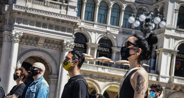 Da Levante a Diodato, flash mob artisti a Milano
