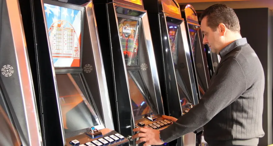 Gioco d’azzardo la Provincia resiste: le sale non riaprono
