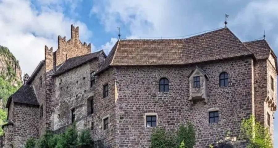 Parte la rivoluzione dei castelli A nuovo Mareccio e Roncolo