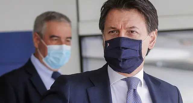 Conte, valutiamo se legare taglio Iva a piano cashless