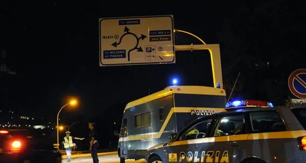 Alcol alla guida, ritirate tre patenti in Alto Adige. Neopatentato a 150 all'ora sulla Me-Bo
