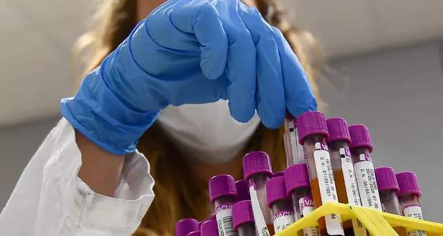 Calano le vittime Covid, 23 più di ieri