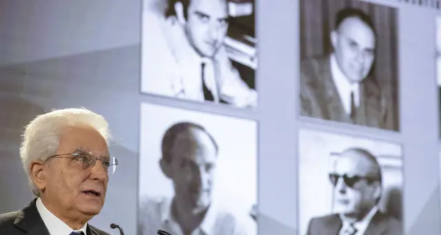 Mattarella, resistere ad attacchi contro Stato democratico
