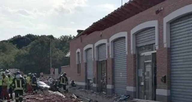 Crolla parte tetto, morti mamma e figlio