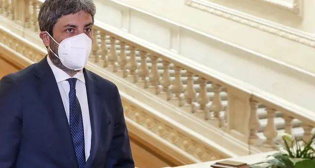 Fico, indecente comportamento sessista Sgarbi