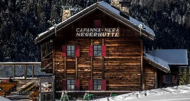 Caso Floyd, scoppia la bufera sul rifugio Capanna Nera