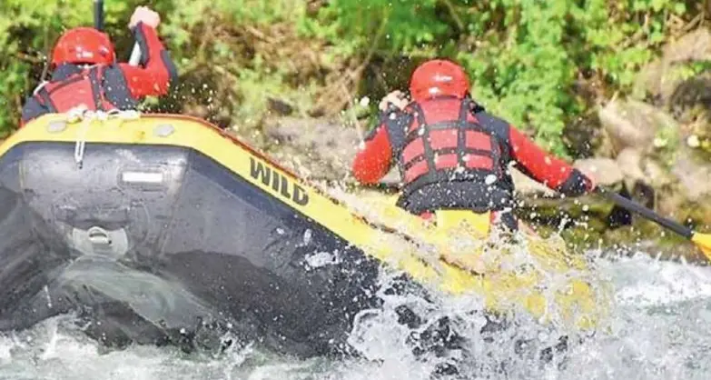 Scivola nel torrente Aurino, ottantenne trovata morta
