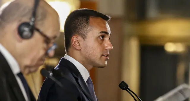 Di Maio vola a Parigi, focus sul petrolio libico