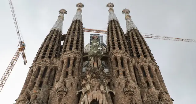 Barcellona,riapre Sagrada Familia a 2.000 operatori sanitari