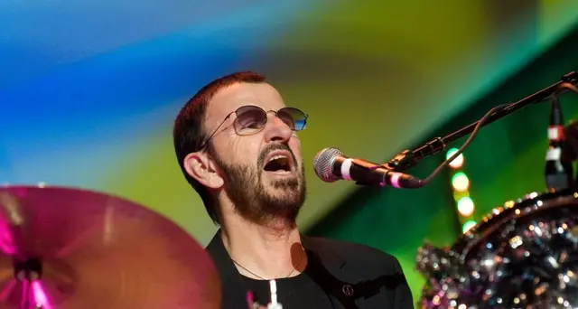 Gli 80 anni di Ringo Starr, \"Postate #peaceandlove\"