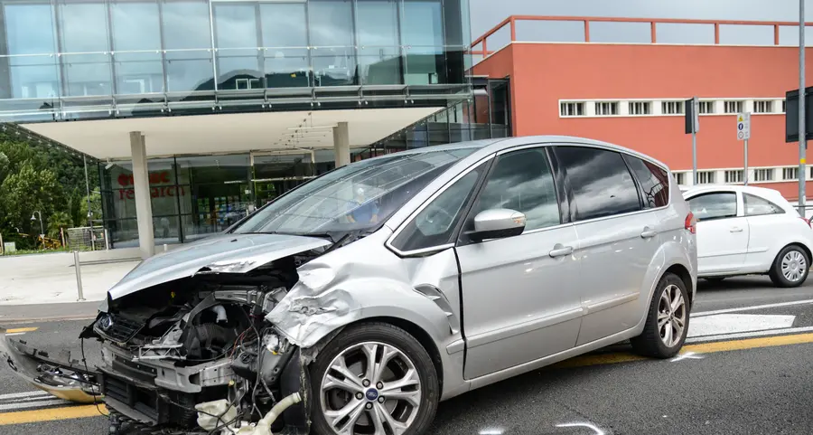 Ponte Druso: scontro pullman-auto