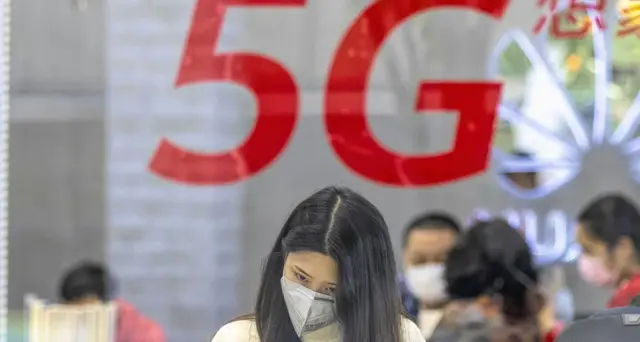 5G: Johnson pronto a bandire Huawei da rete britannica