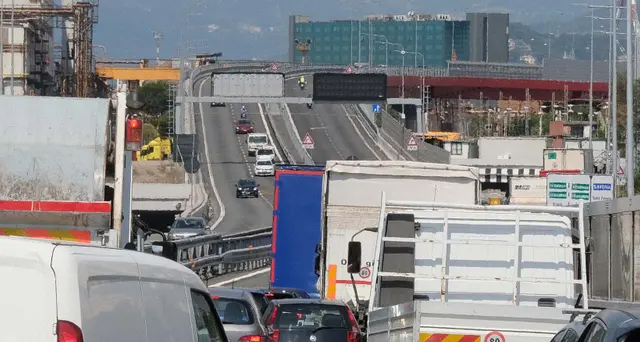 slitta apertura Genova Est, code ovunque