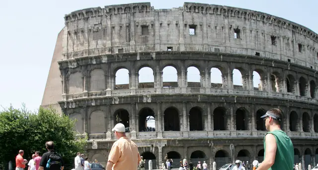Federalberghi, a giugno presenze in calo dell'80%