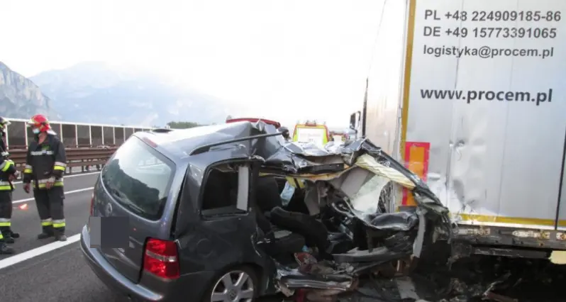 Auto contro tir in sosta sull'A22, morto un 38enne di Bronzolo