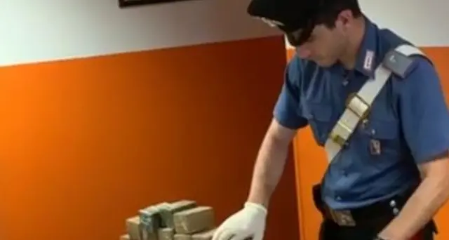 In taxi con 400mila euro di hashish, tre
