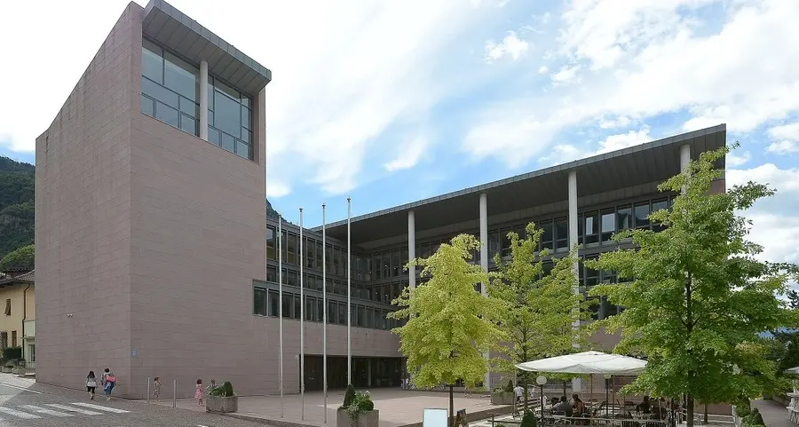 Il municipio riapre gli uffici e fa rientrare il personale