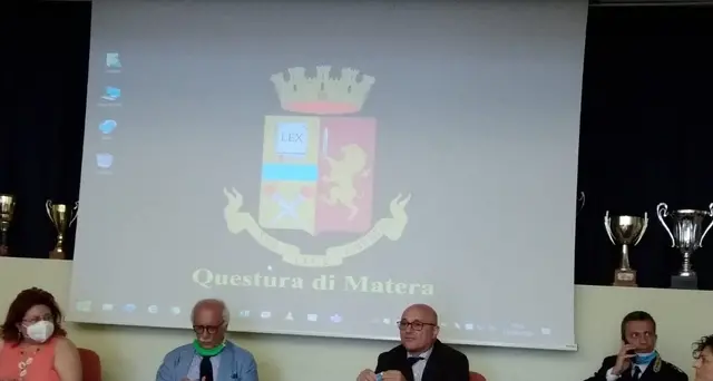 Nipote uccide nonno, arrestata 26enne