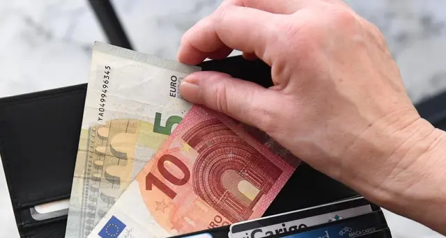 Istat, conferma la deflazione a giugno, prezzi -0,2%