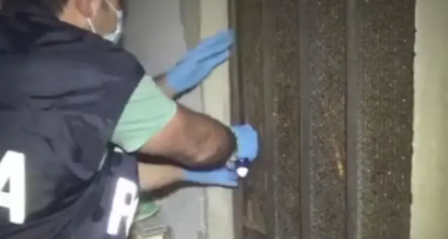 Ucciso in casa a Firenze con decine di c