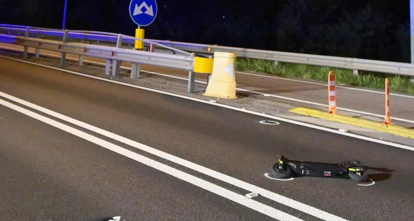 Trento, investito in monopattino, grave un trentenne